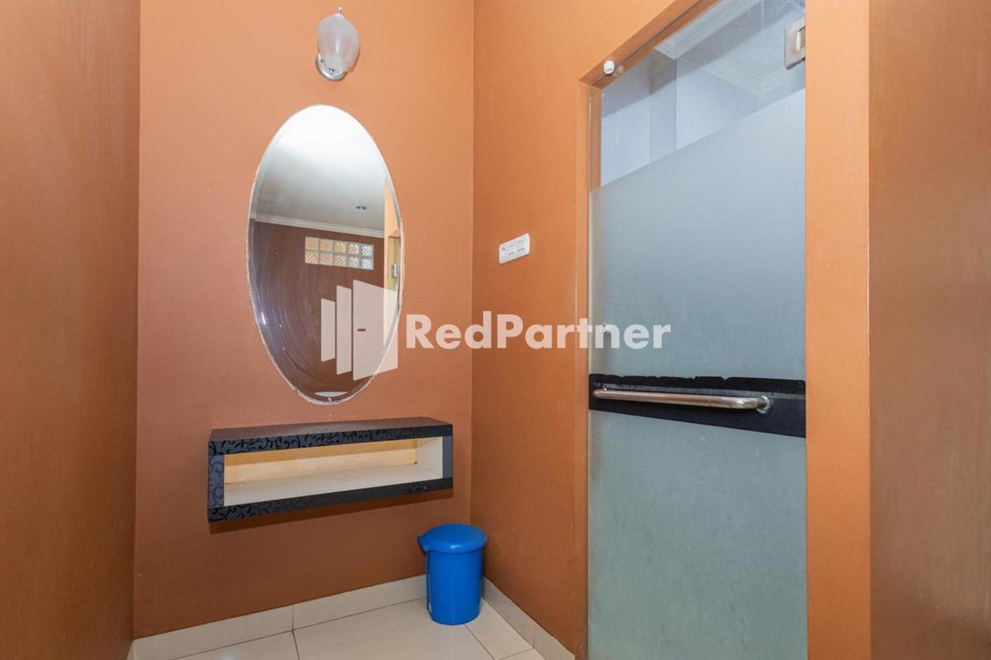 Star Hotel Jaksa Mitra Reddoorz Jakarta Extérieur photo