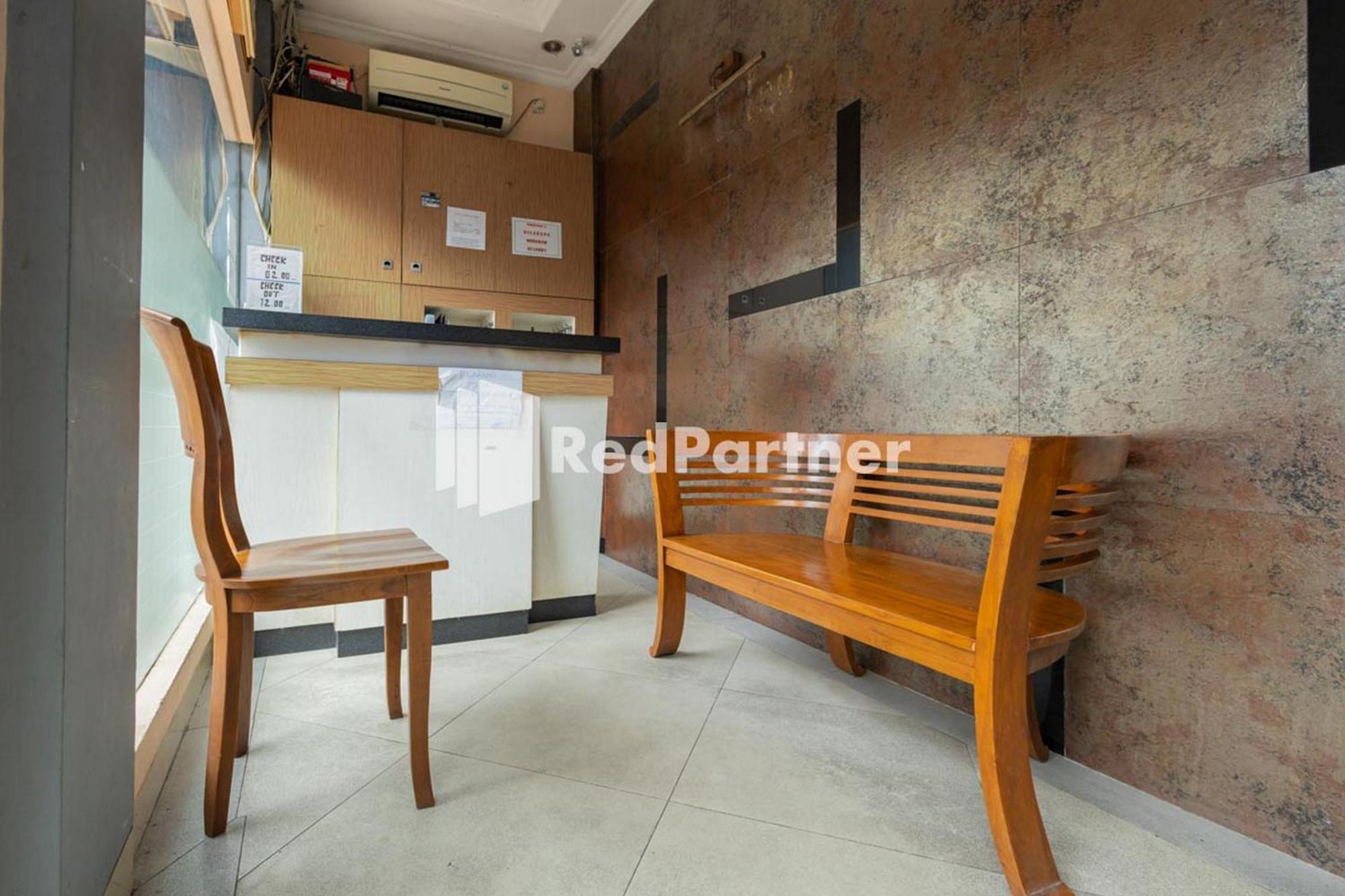 Star Hotel Jaksa Mitra Reddoorz Jakarta Extérieur photo